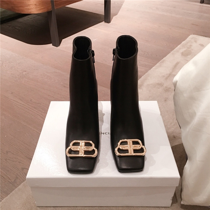 발렌시아가 부츠 B1080-1 신상