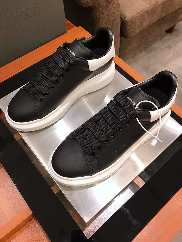 알렉산더맥퀸 남여공용 스니커즈 신상 (290사이즈 주문제작)