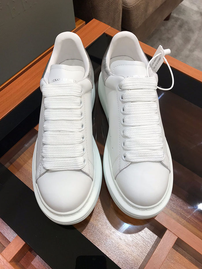 알렉산더맥퀸 남여공용 스니커즈 신상 (290사이즈 주문제작)