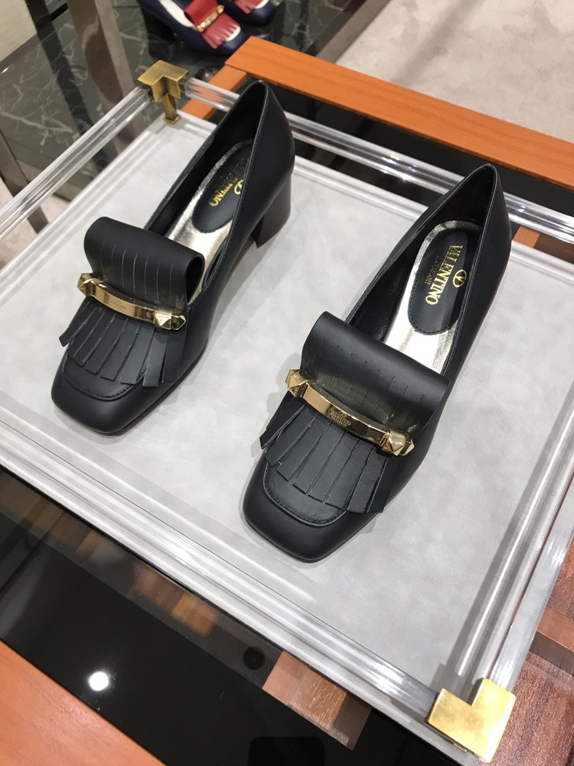 발렌티노 구두 굽높이6CM 봄신상