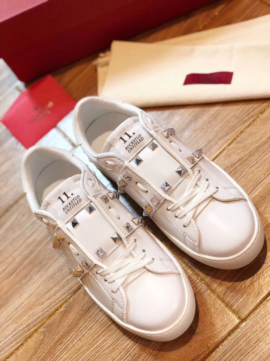 발렌티노 락스터드 언타이틀 스니커즈