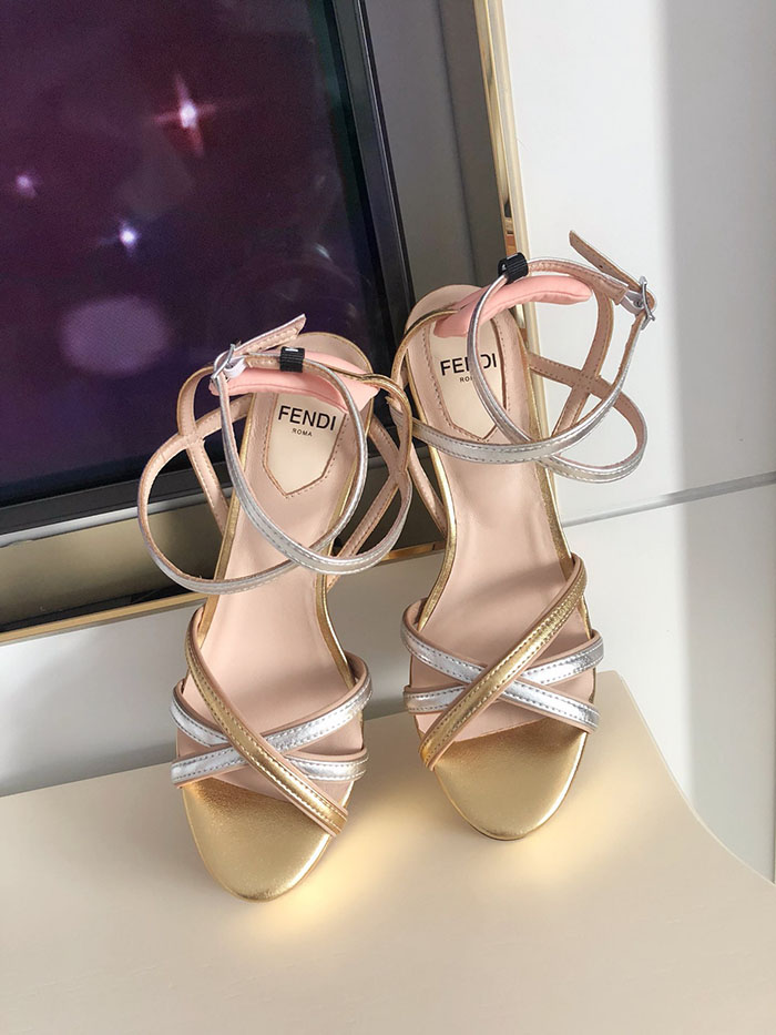 팬디 센들힐 봄신상