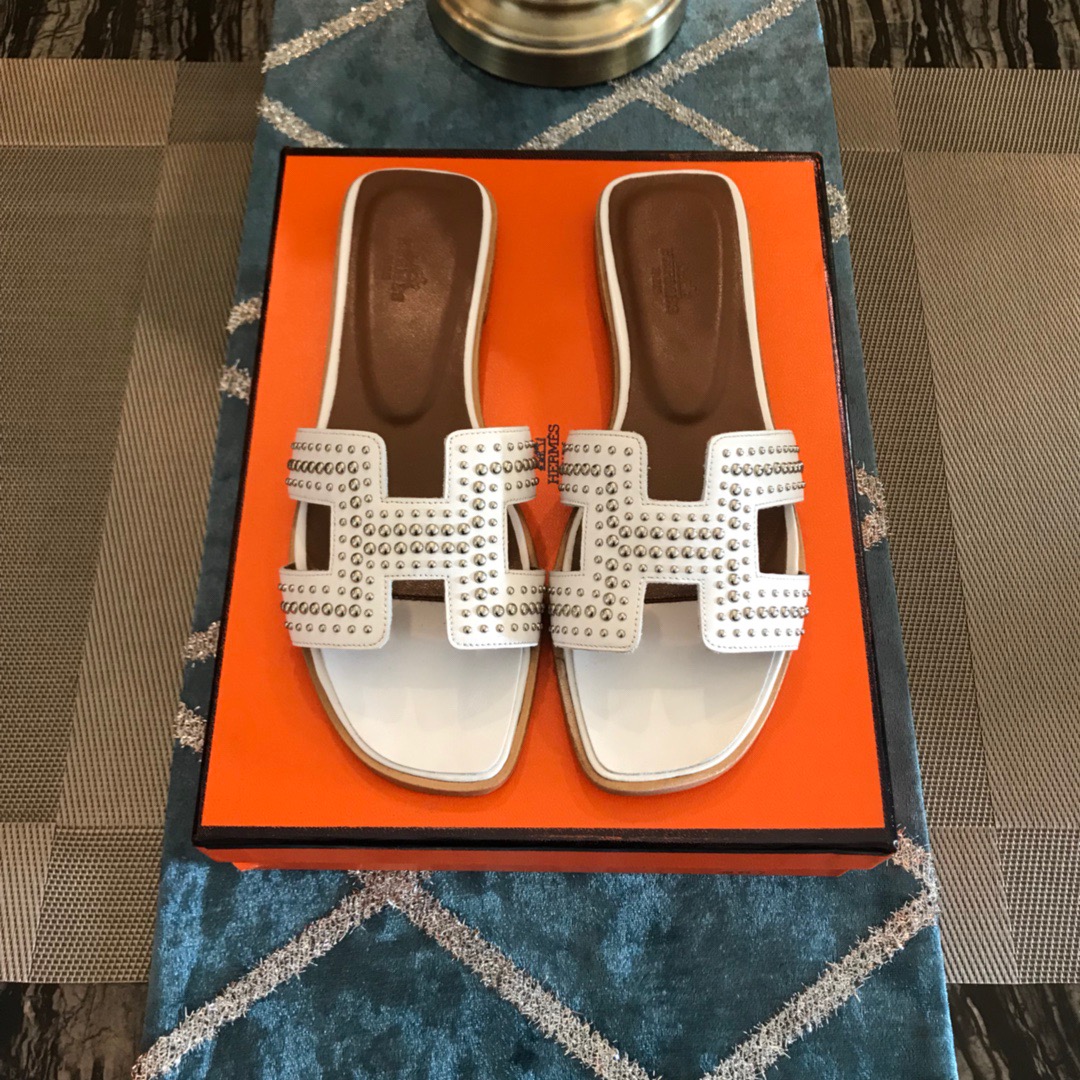 에르메스 슬리퍼 봄신상