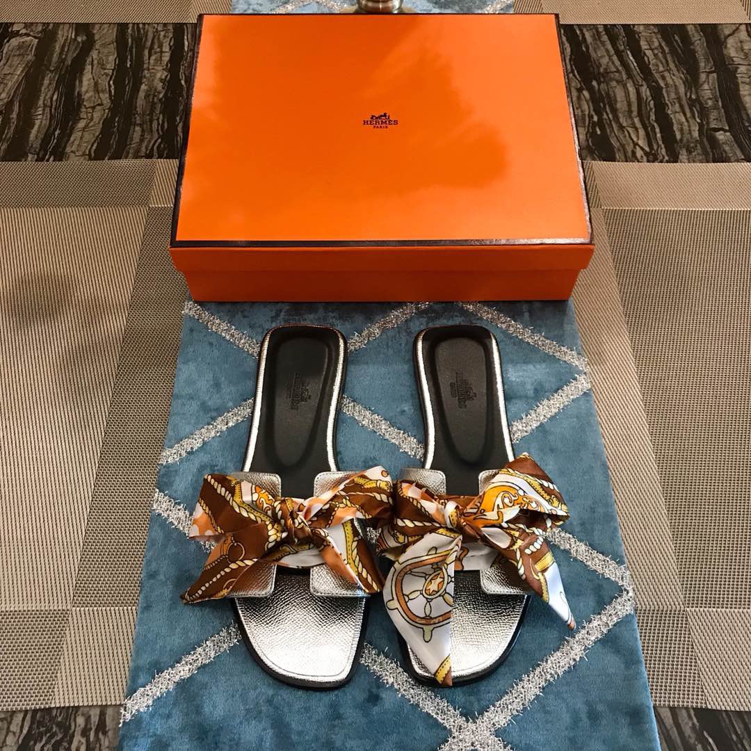 에르메스 슬리퍼 봄신상 (250사이즈 주문제작)