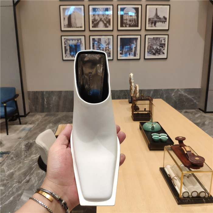 20250101214004/fd28f57bfb5dffa7a44a8a5f6b91bc53_1593689061_0712.jpg Array