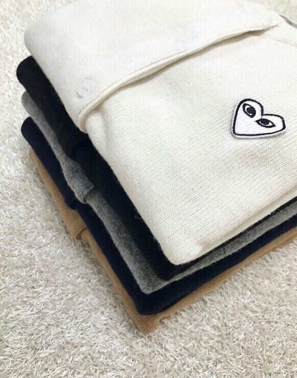 Comme des Garcons  꼼데가르송 화이트와펜 U넥 가디건