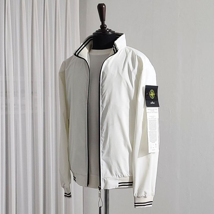 STONE ISLAND 스톤아일랜드 로고패치 라인 자켓 (2컬러)