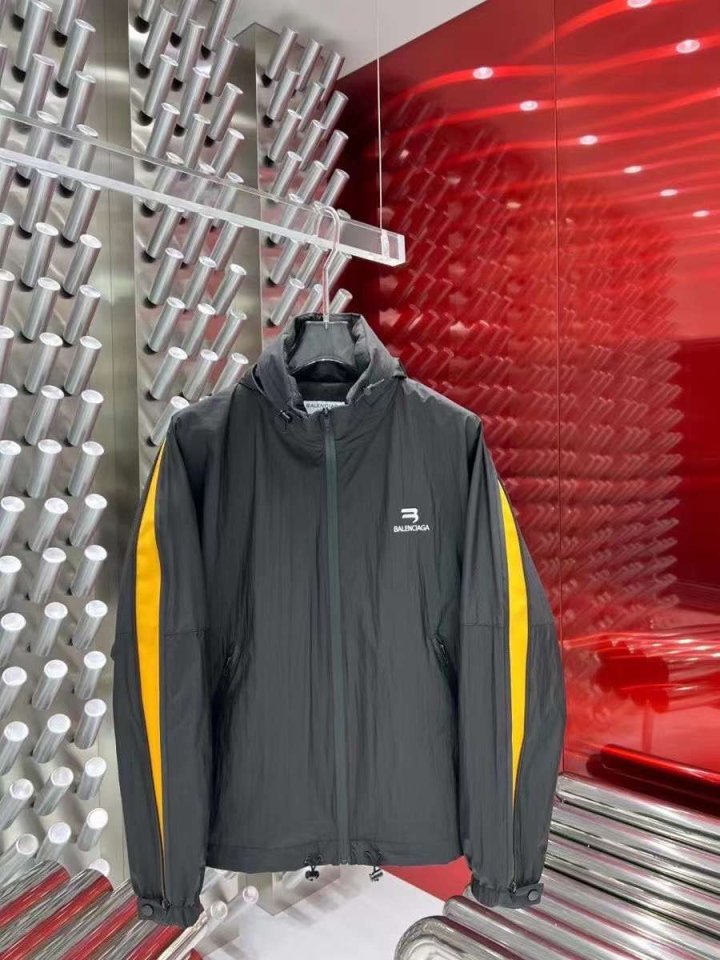 BALENCIAGA  발렌시아가  배색 바람막이