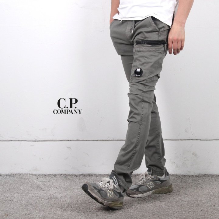 C.P Company 씨피컴퍼니 워싱 지퍼포켓 렌즈 슬림팬츠