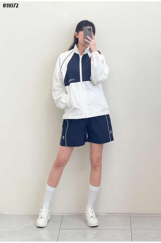 CHANEL 샤넬 여성 썸머 바람막이 & 배색 반바지 셋