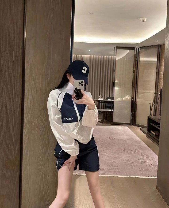 Chanel 샤넬 바람막이반바지셋트