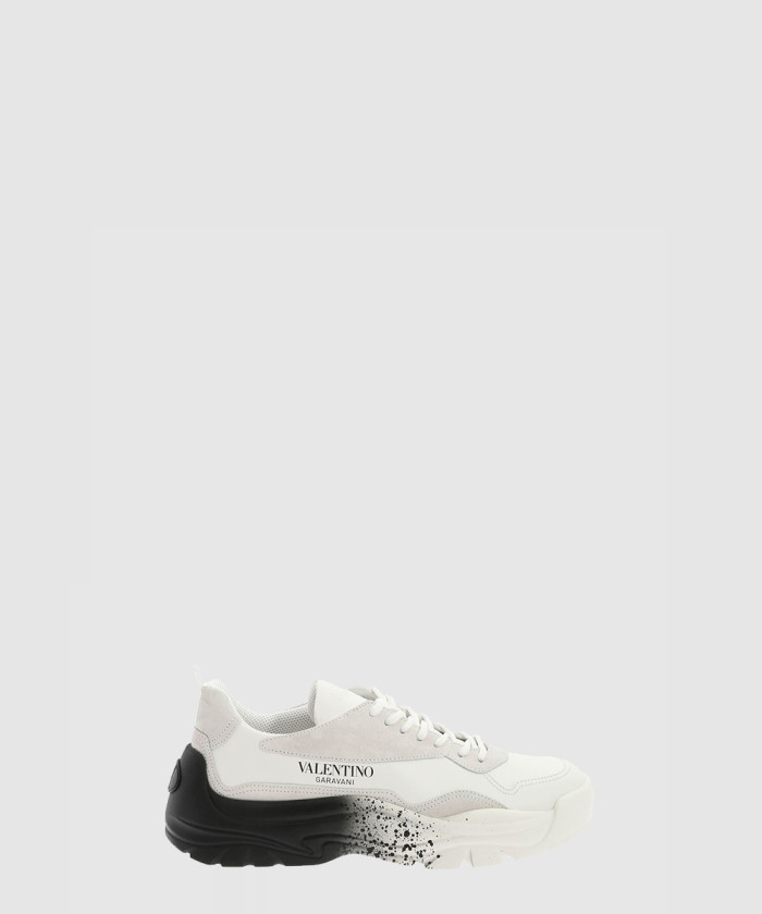 발렌티노 스웨이드 디테일 스니커즈