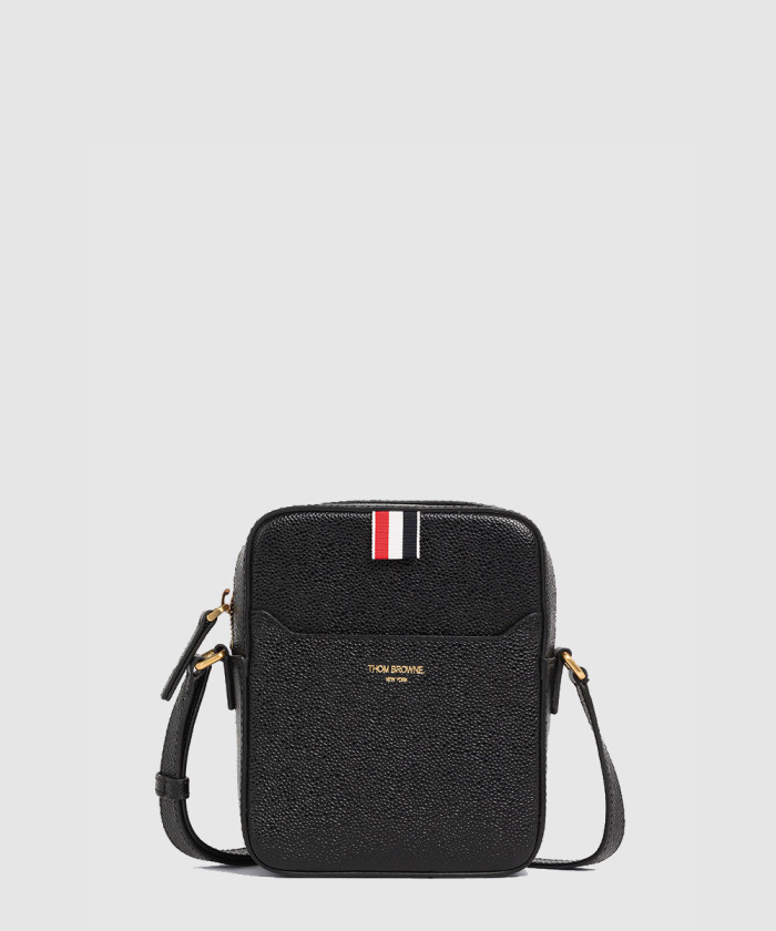 톰브라운 페블 버티컬 카메라백 MAG420