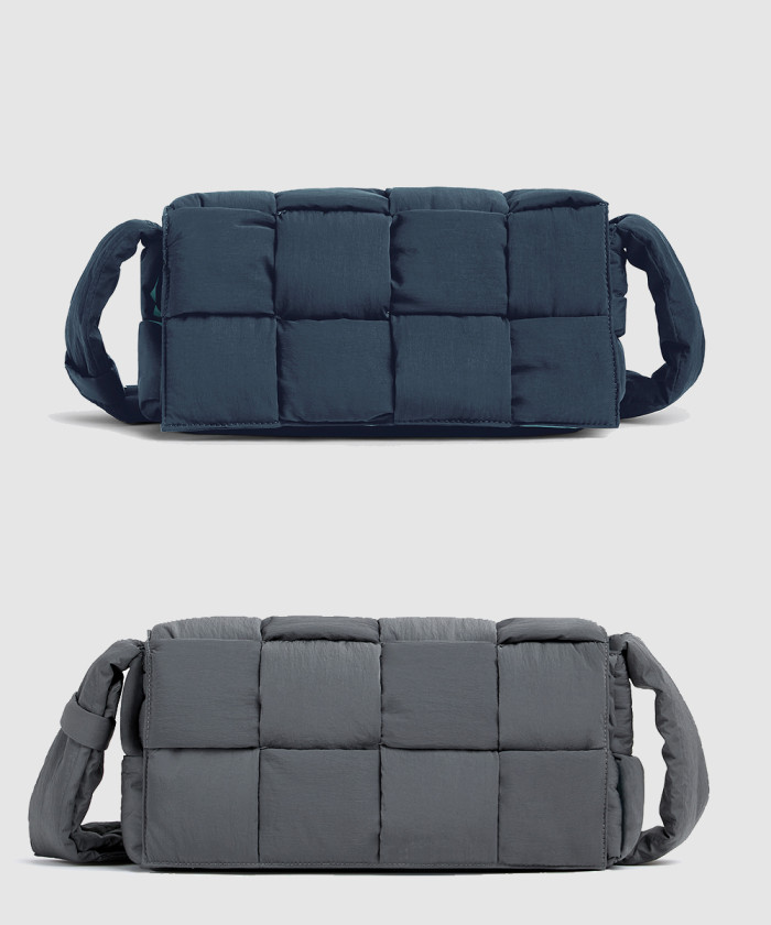 보테가베네타 패디드 카세트 벨트백 705579