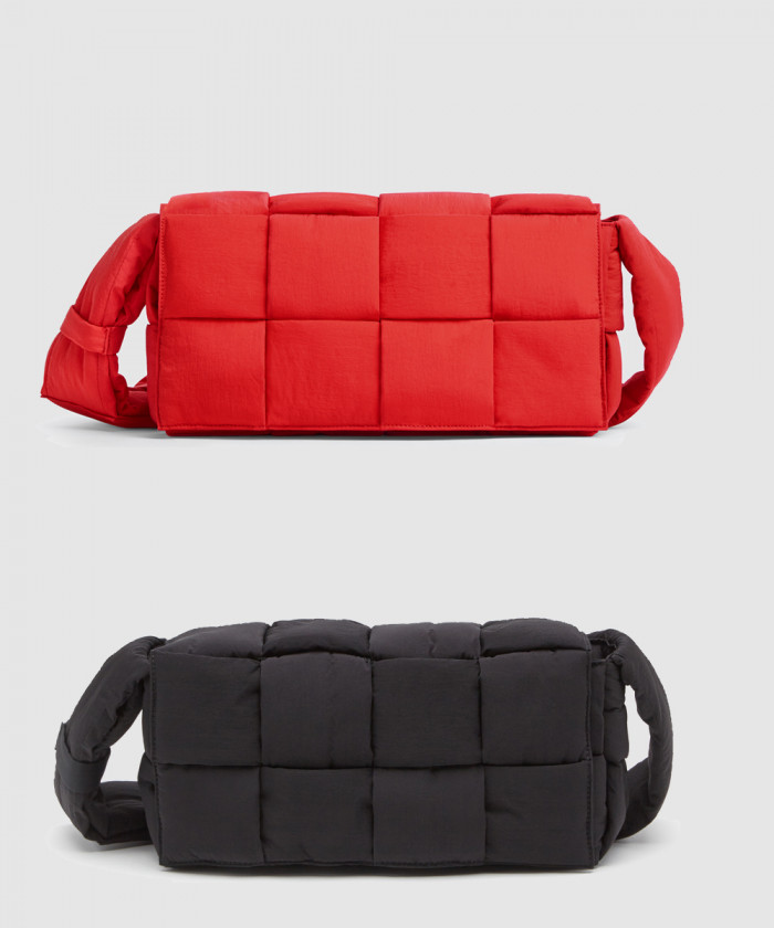 보테가베네타 패디드 카세트 벨트백 628951