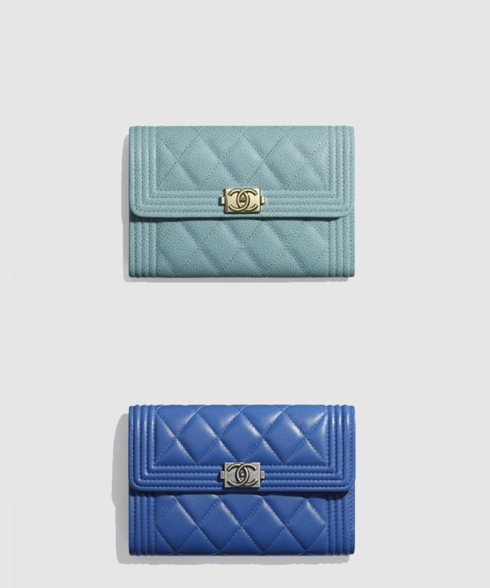 샤넬 보이 중지갑 인기색상 A84302